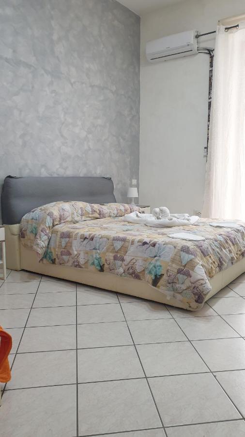 נאפולי Madb&B מראה חיצוני תמונה